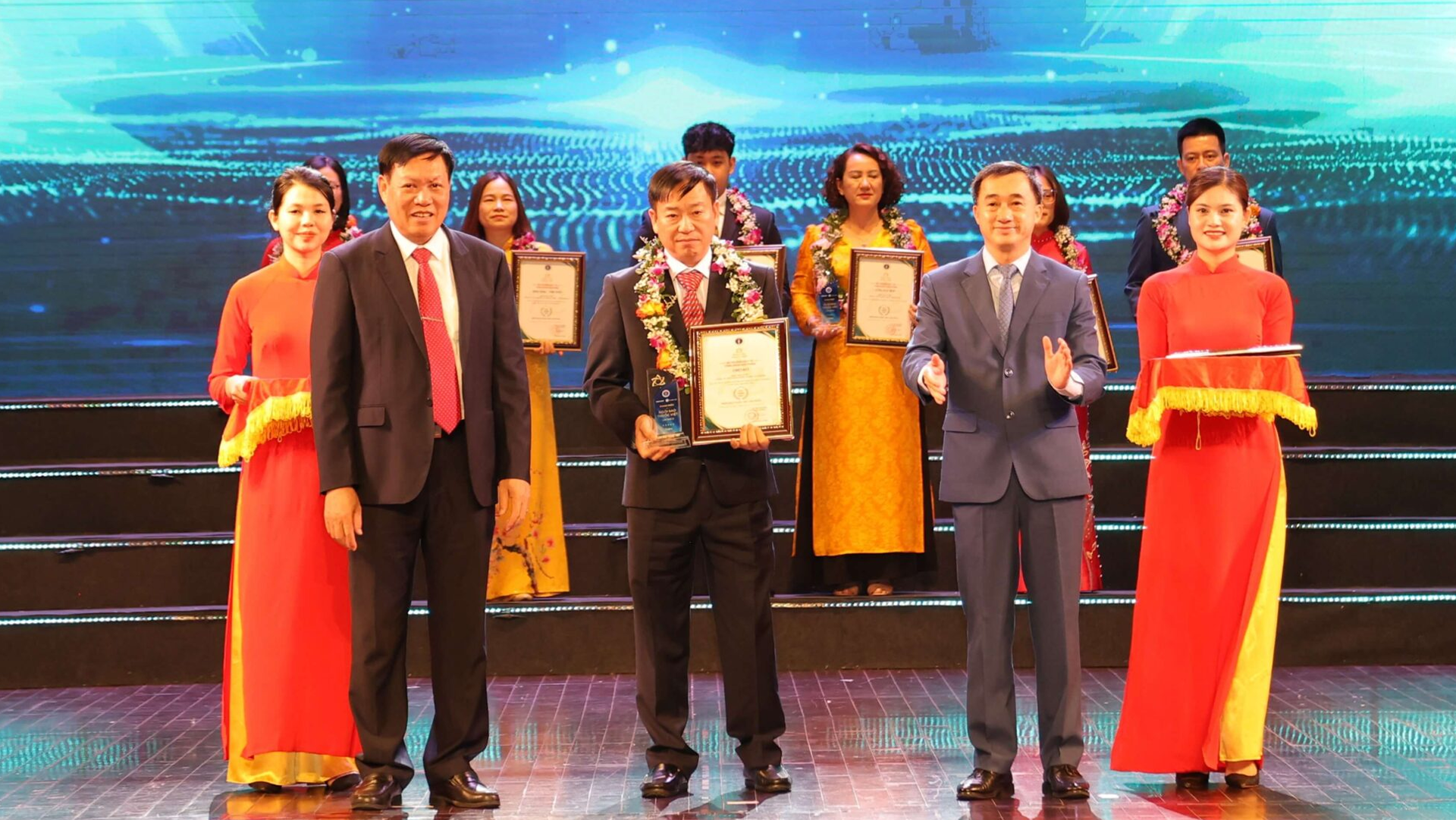 Orenko Antibiotic Proudly Receives the “Vietnamese Medicine Star II”